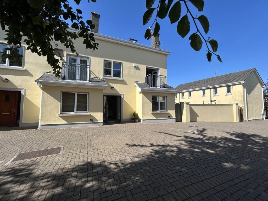 for sale at 9 Banner Court, Limerick Road.Ennis. Co. Clare V95 N7TK